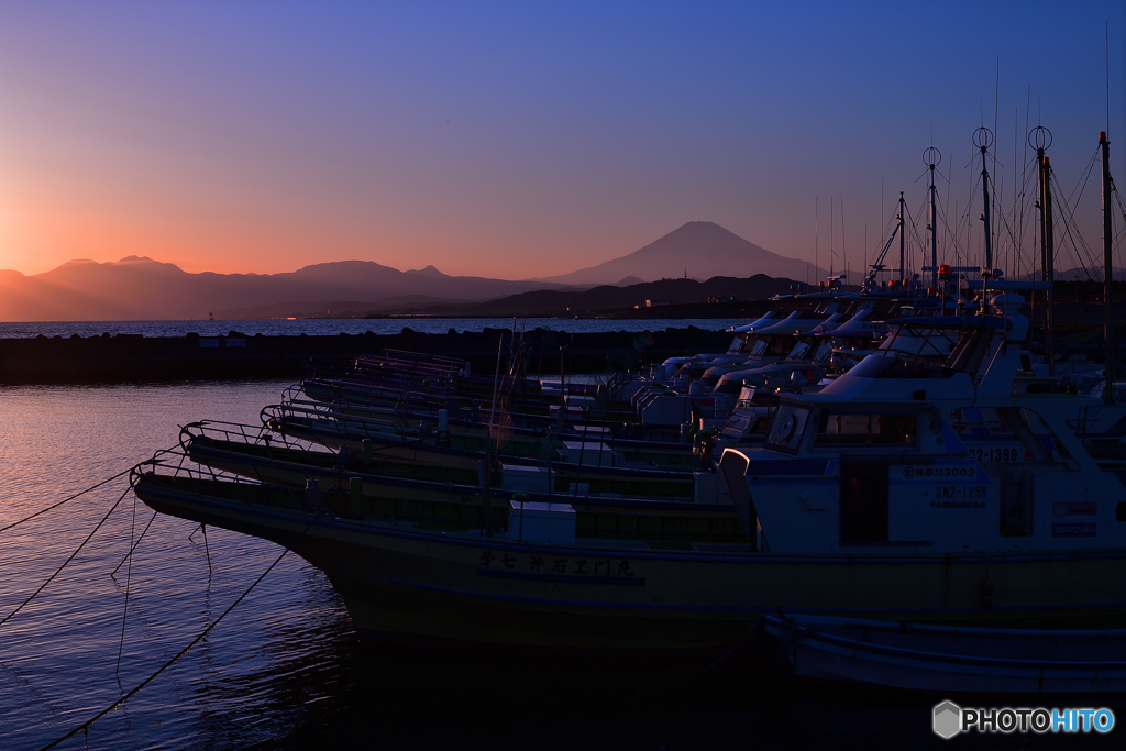 漁港の夕暮れ