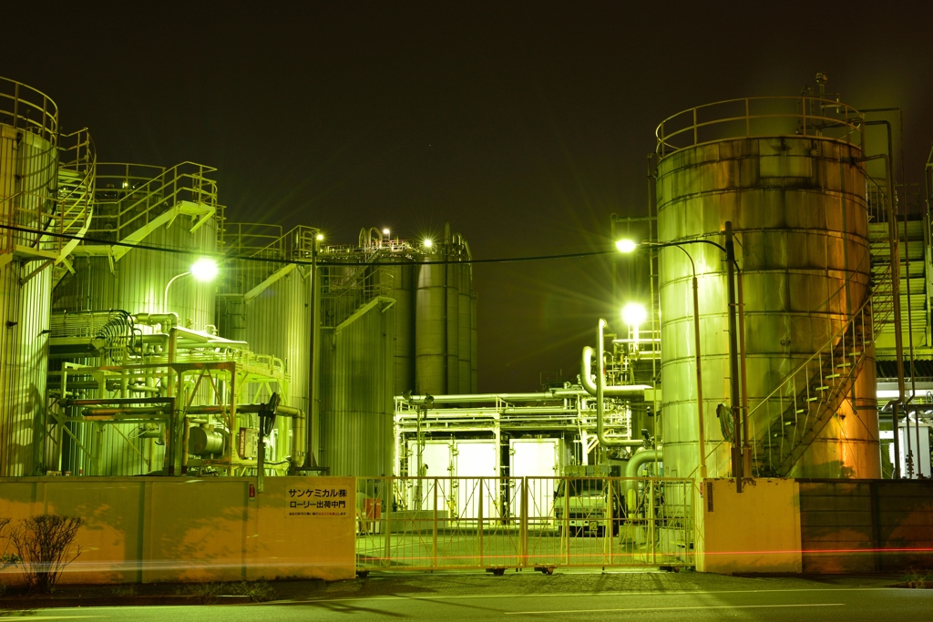 ”煌めく京浜~ケミカルタンク”