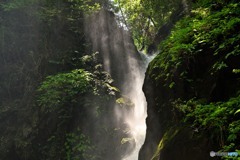 一瞬神秘な飛沫滝