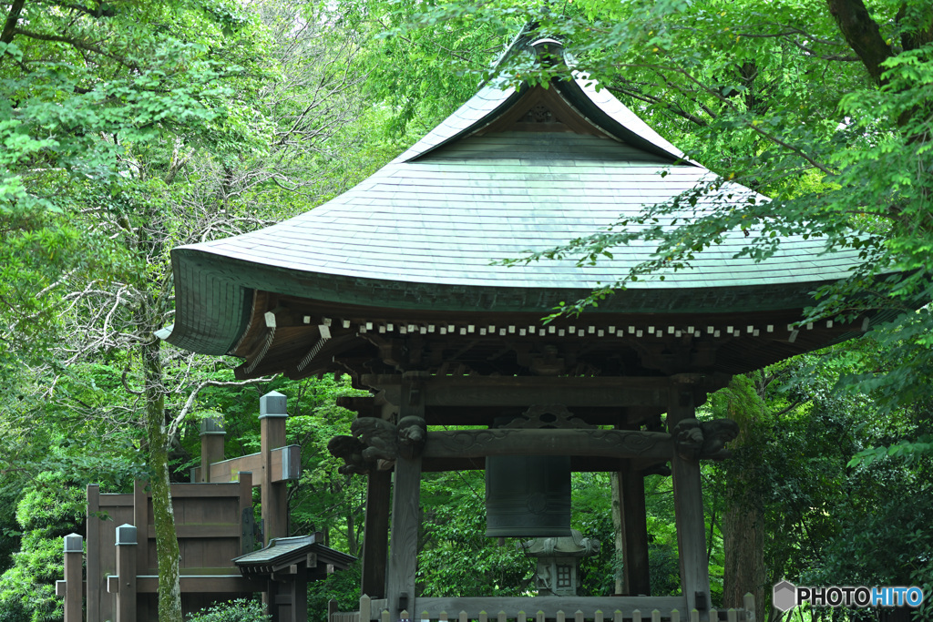 重厚な深大寺鐘楼