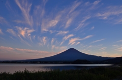 ”紅色の爽雲と富士”