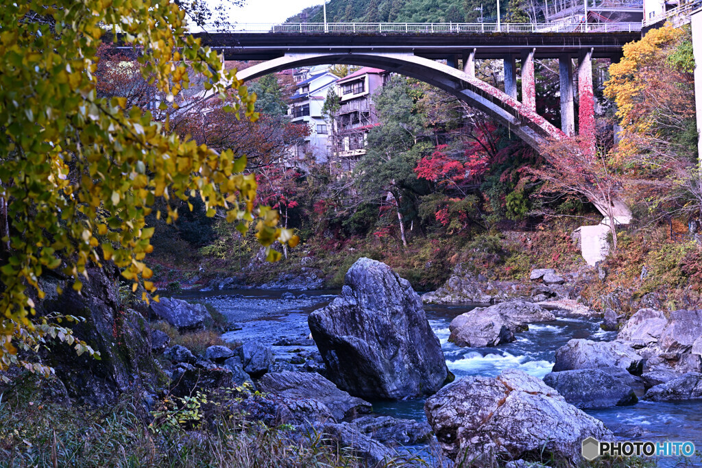 御岳橋と渓流