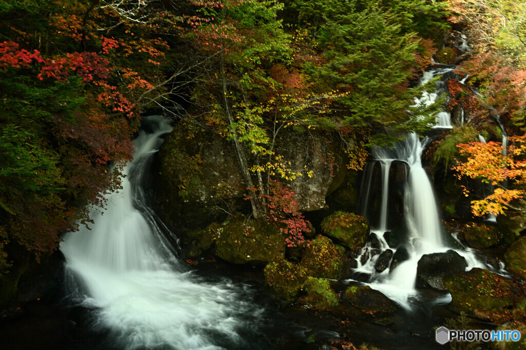 秋化粧の竜頭の滝