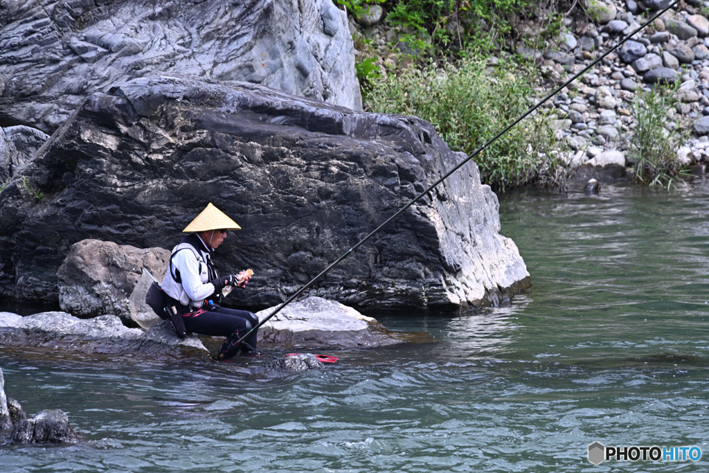 アユ釣り名人の昼食タイム