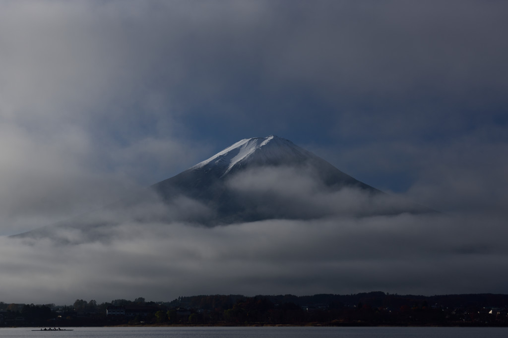 雲間に