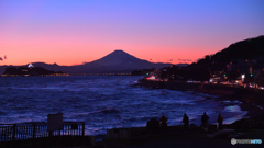 暮れなずむ湘南海岸