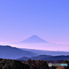 高原からの穏やかな朝富士