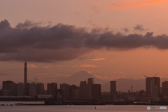 穏やかなレンガ色の夕焼け（3,000枚目）