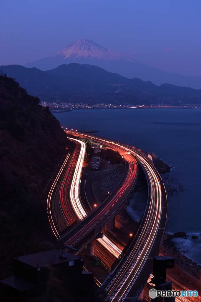 ラッシュ時の光跡
