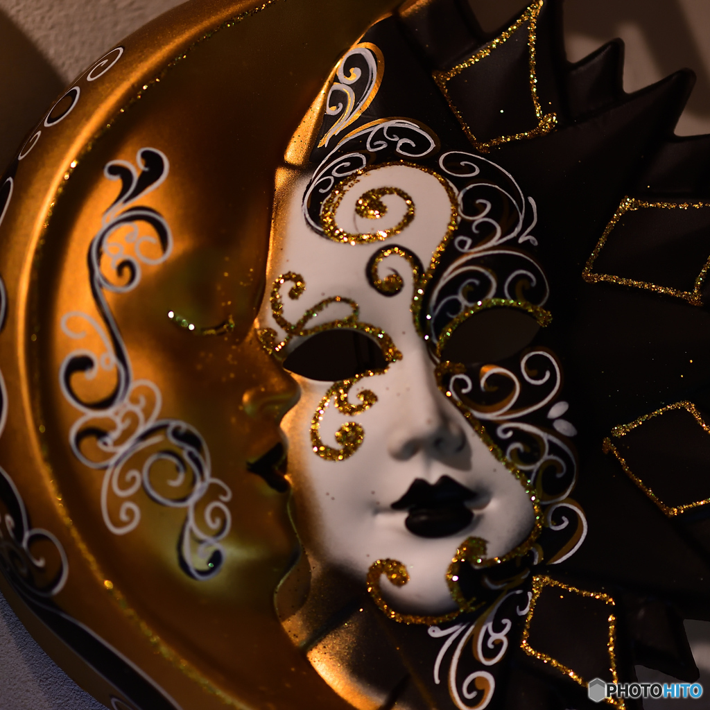 仮面舞踏会はゴールド。。