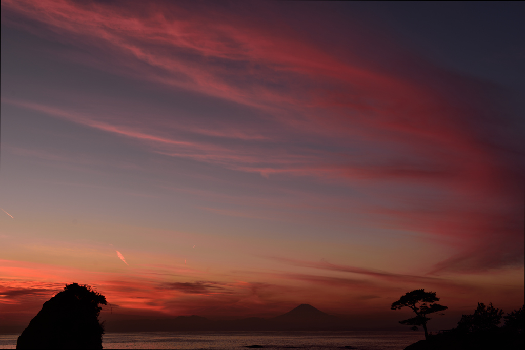 ”立石劇場”一筆の紅雲Ⅱ