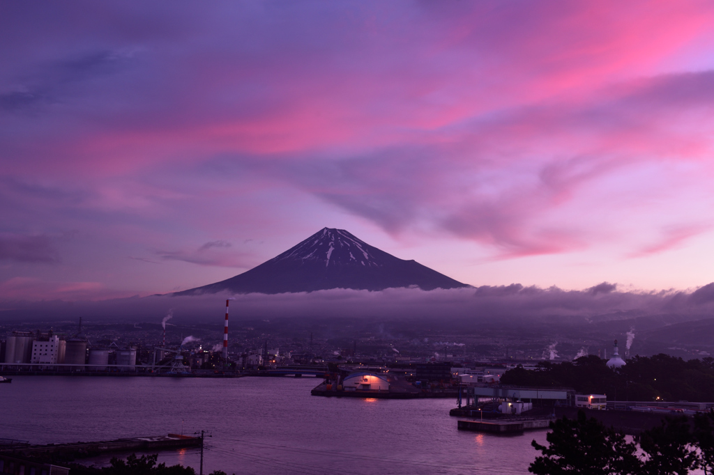 田子の浦の朝焼け
