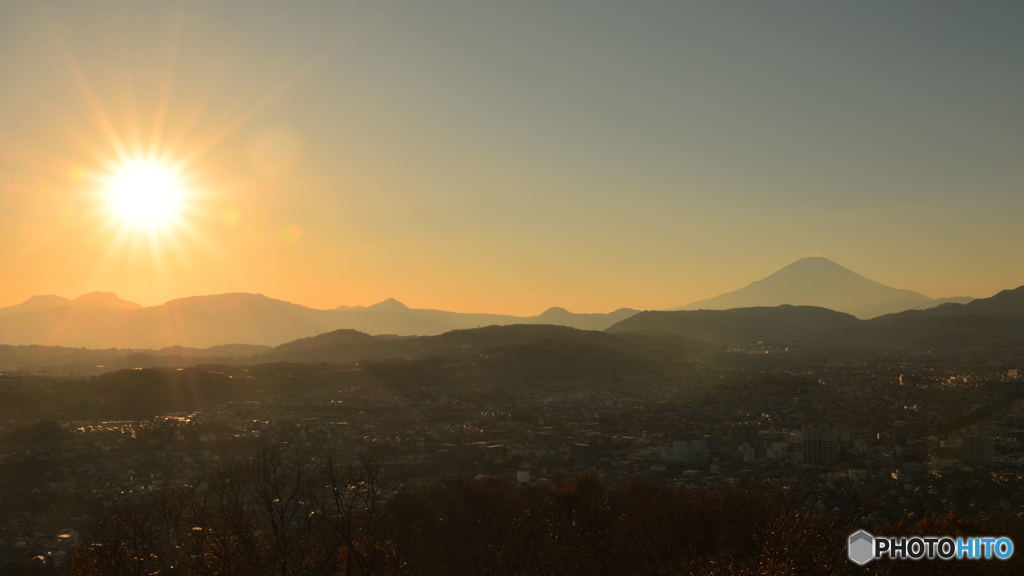 箱根の山への日没