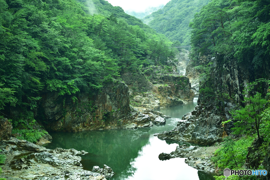 緑を湛えた龍王峡