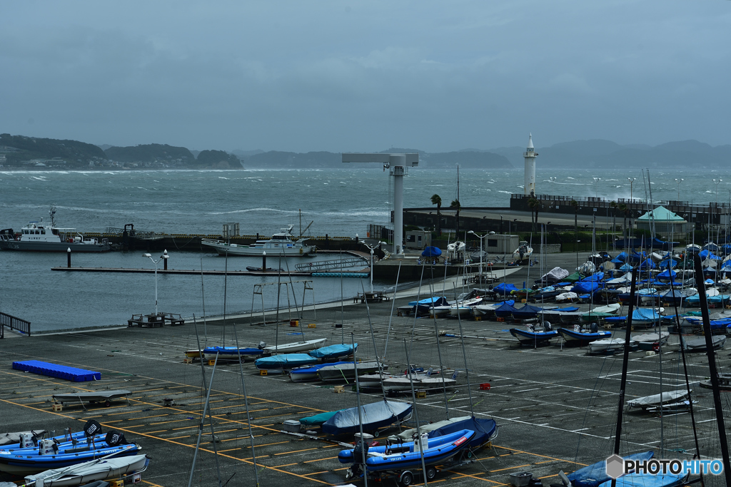 台風で護岸立入禁止