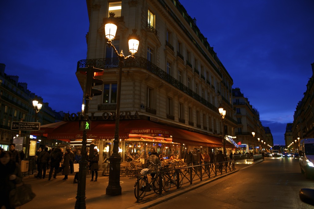 夕方のパリ the evening twilight time in Paris