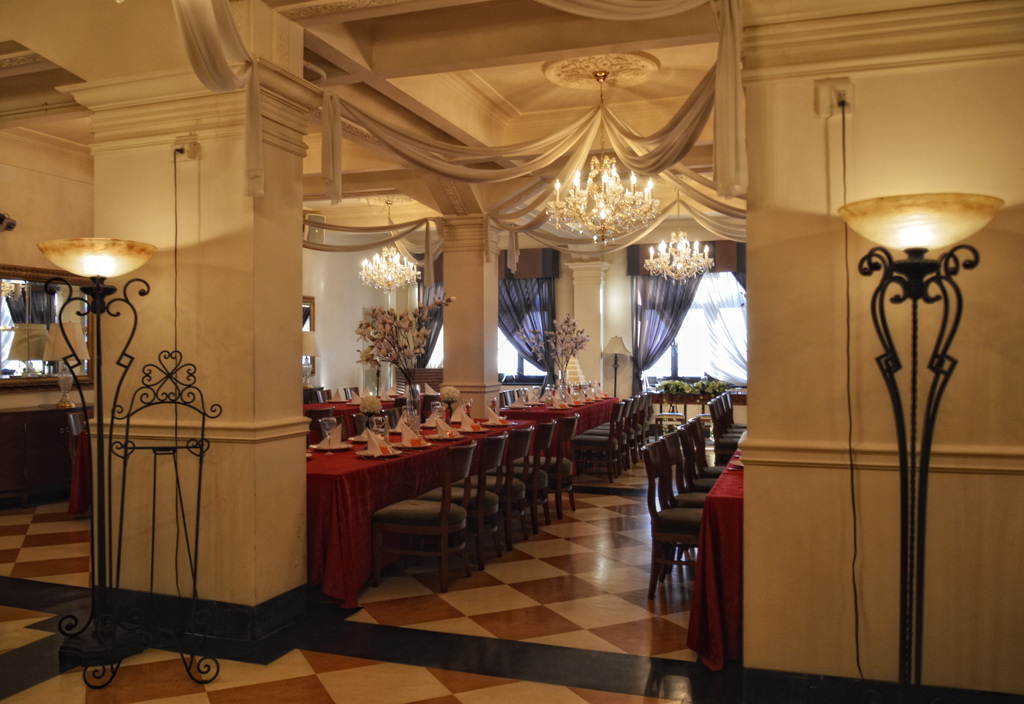 チャータードスクエア