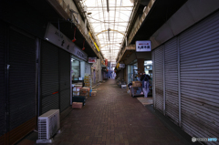 高級おでん種　丸健水産開店前の静寂