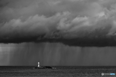 迫る雨雲