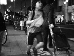 走る子供