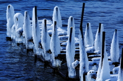 桟橋の飛沫氷