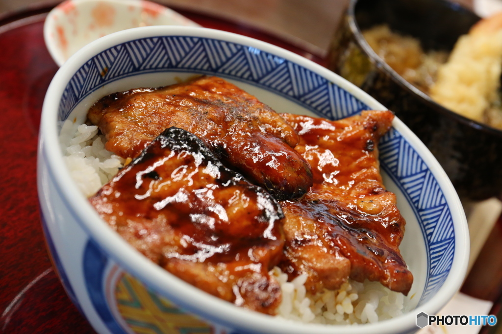 恋問の豚丼