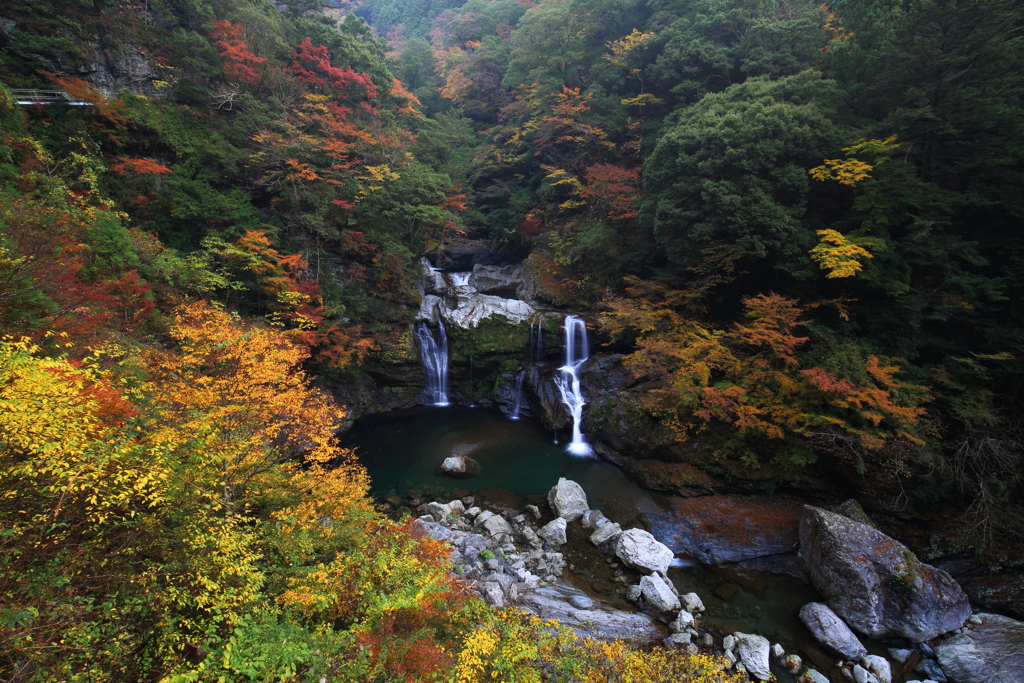 露寒の大轟の滝