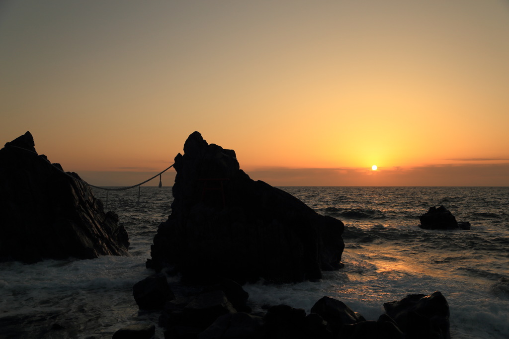 東シナ海に沈みゆく夕日