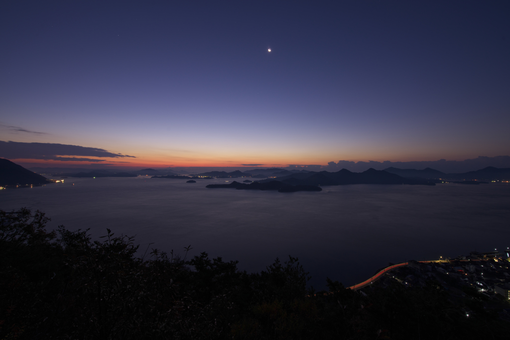 瀬戸内　夜明け前