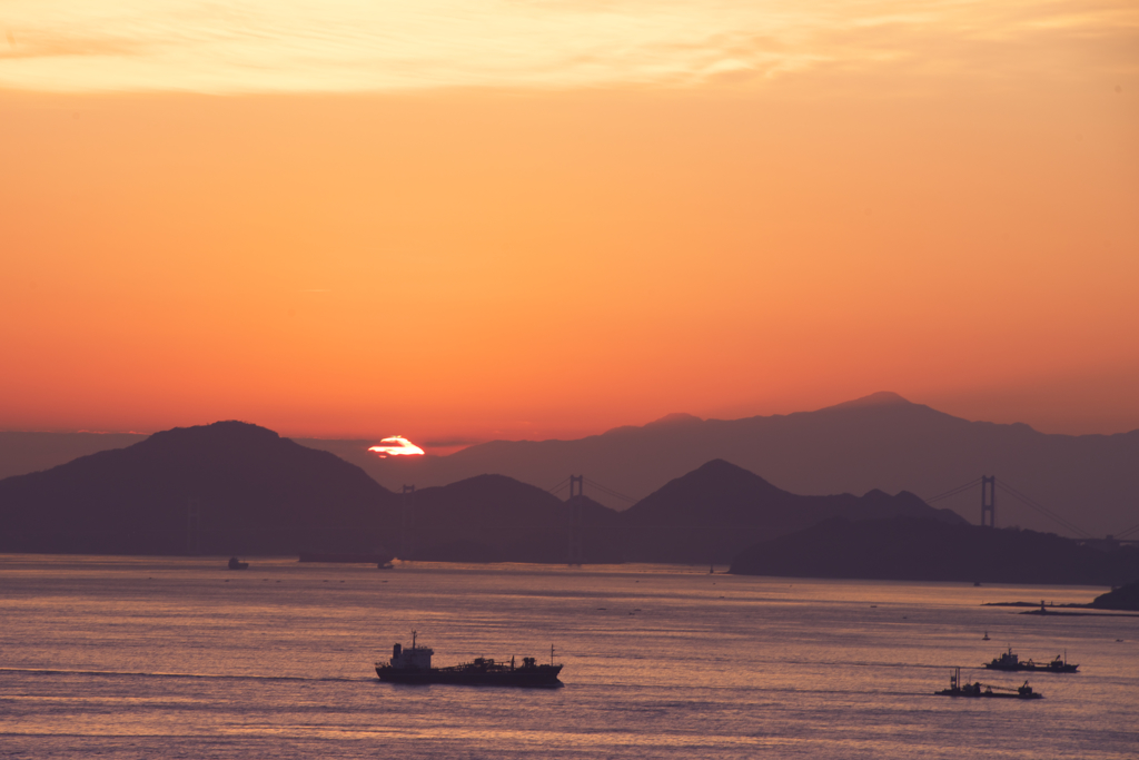 瀬戸の夜明け
