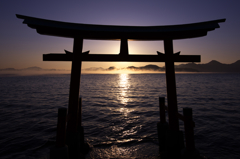 鳥居のむこう