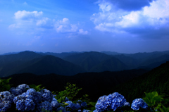 連山の碧空