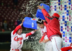 手荒い祝福！！！