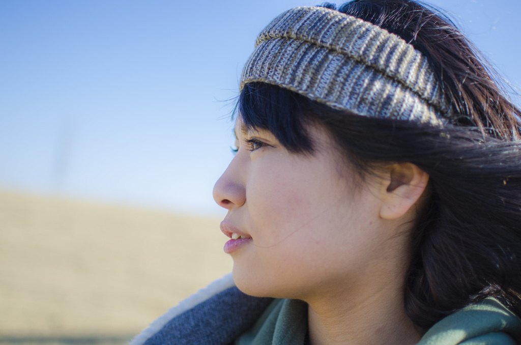 女
