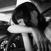 女