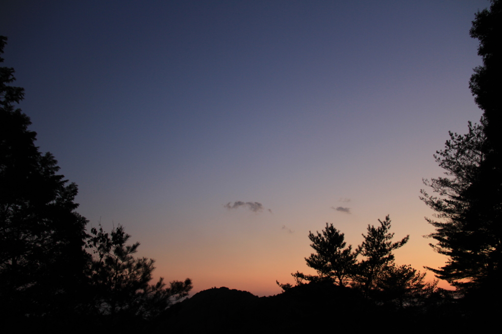 山道からの夕暮れ