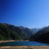 白水湖と残雪の別山（白山系）