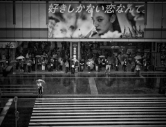 雨の新宿