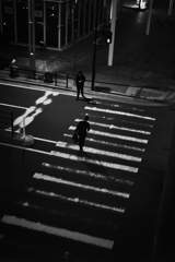 横断歩道の二人