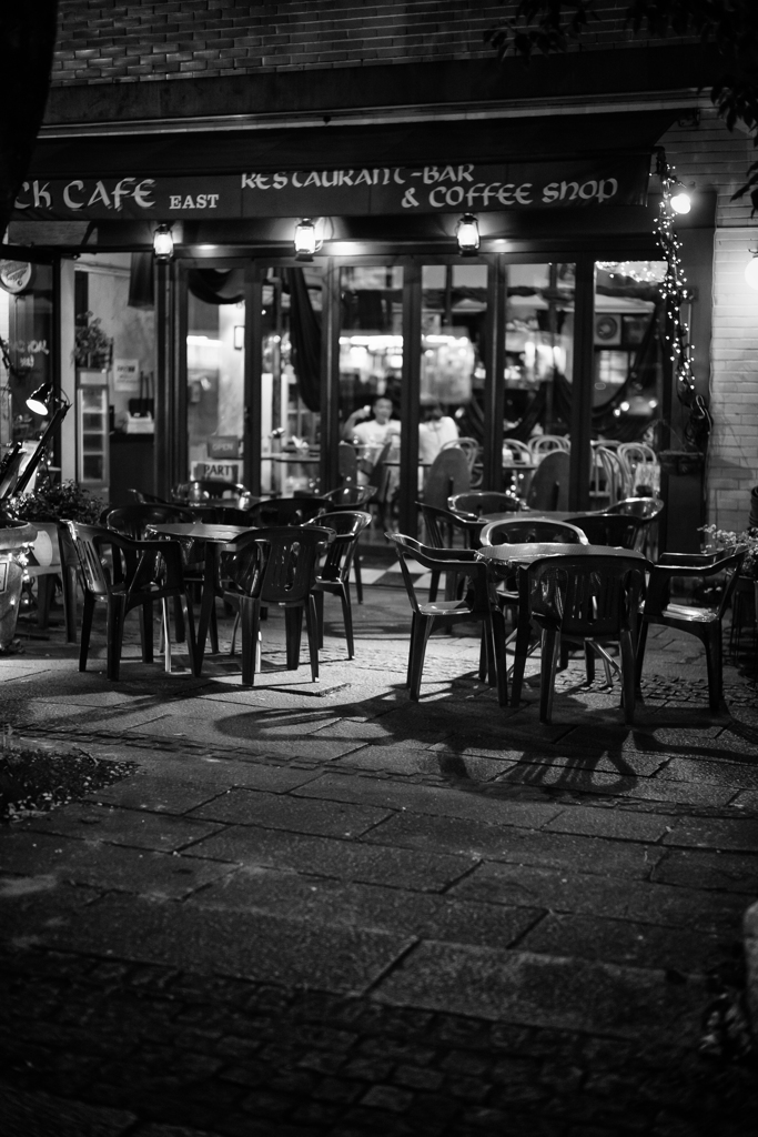 cafe in the night (2)