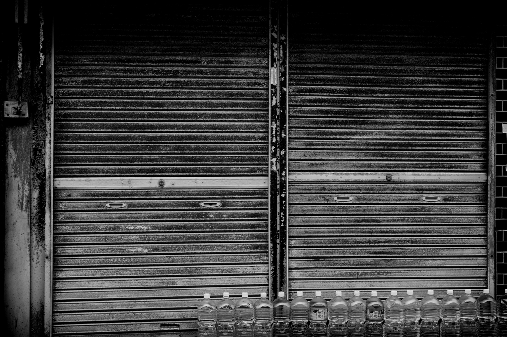 開かれることのないシャッター