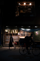見知らぬ街の夜散歩