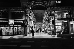 夜の商店街