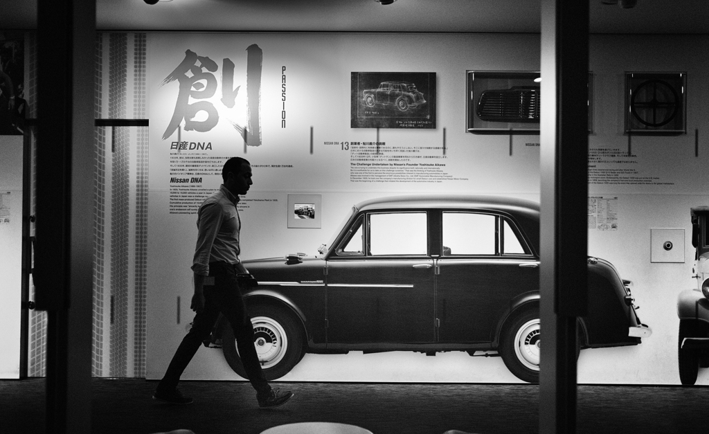 創 - human and automobile