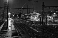 雨の浅野駅