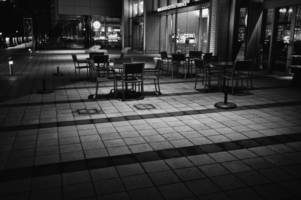 夜のテラス席 (2)