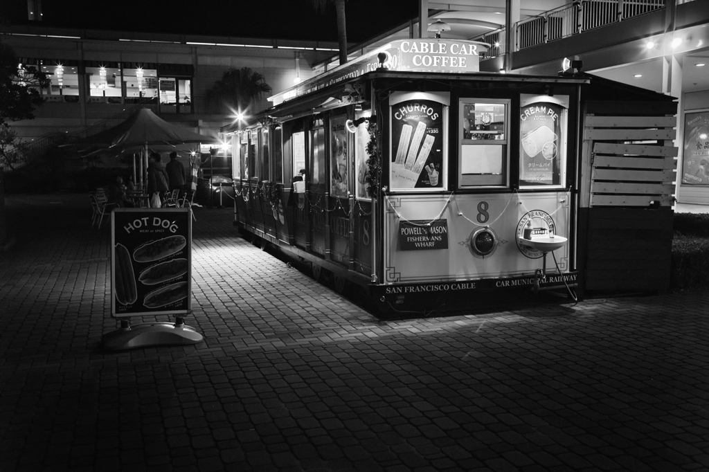 夜のコーヒースタンド