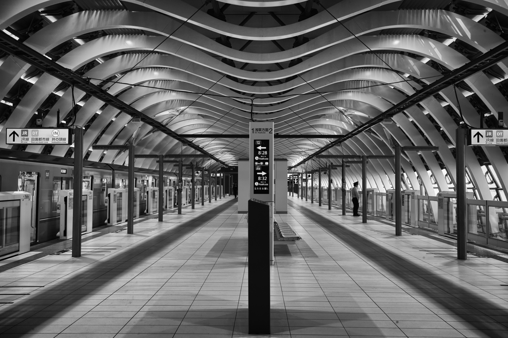 シンメトリーな駅