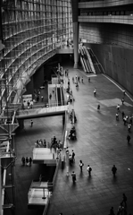 行き交う人々 行き交う人々