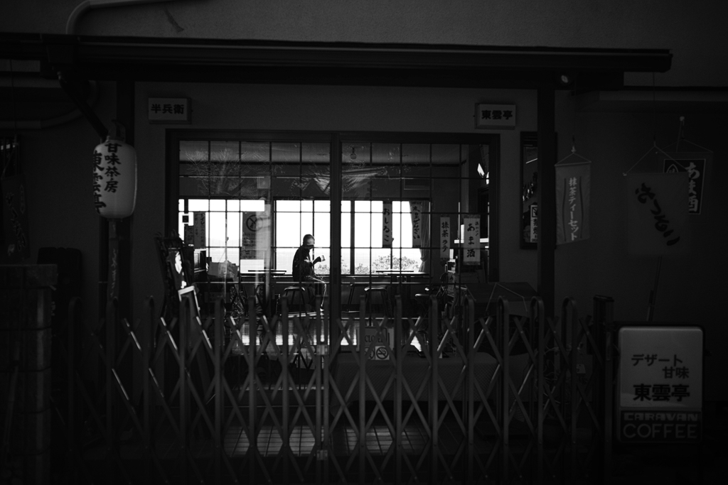 閉店中～休息の窓辺